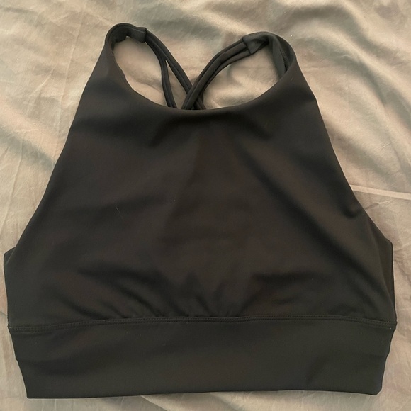 Golden
PowerSculpt Reach Sports Bra from Aritzia - Picture 7 of 9